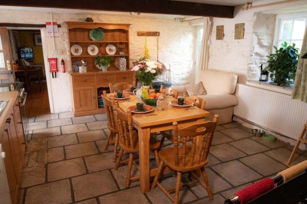 Yr Hen Efail - Old Smithy Villa Tregaron Екстериор снимка
